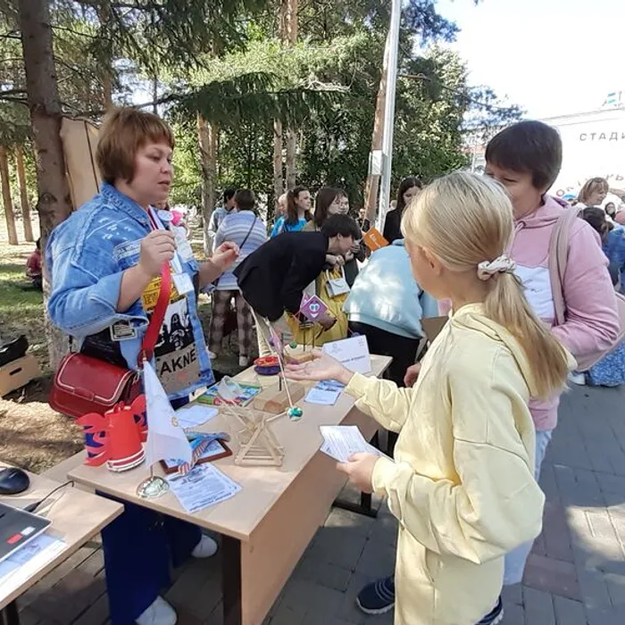 Мы славно потрудились! Праздник удался!