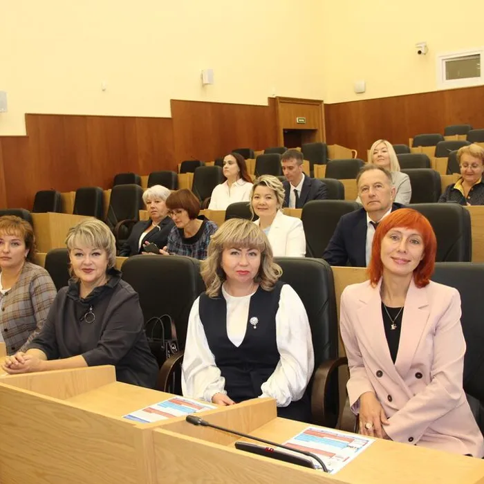 Педагог&nbsp;МБУ ДО "ДДиЮТ" г. Октябрьский&nbsp;В. Афанасьева удостоена высокой награды от Госсобрания  