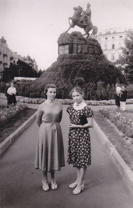 Кауркина в Киеве 1957.jpg